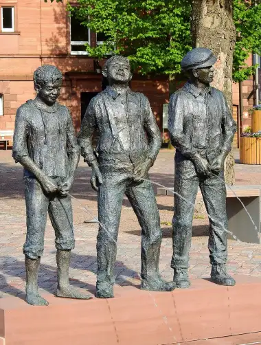 La fontaine « Staffelbrunser » et ses statues