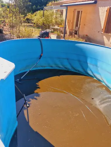 Piscine sale car problème évacuation d'eau