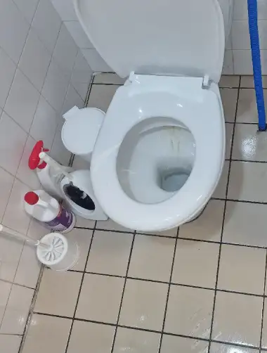 toilette-bouchee-avignon-les-deboucheurs-reunis
