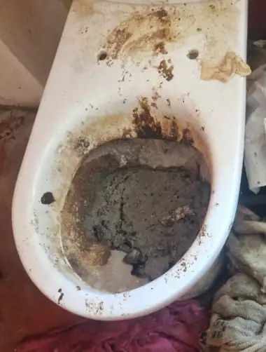 toilettes-bouchees-rognac-probleme-les-deboucheurs-reunis